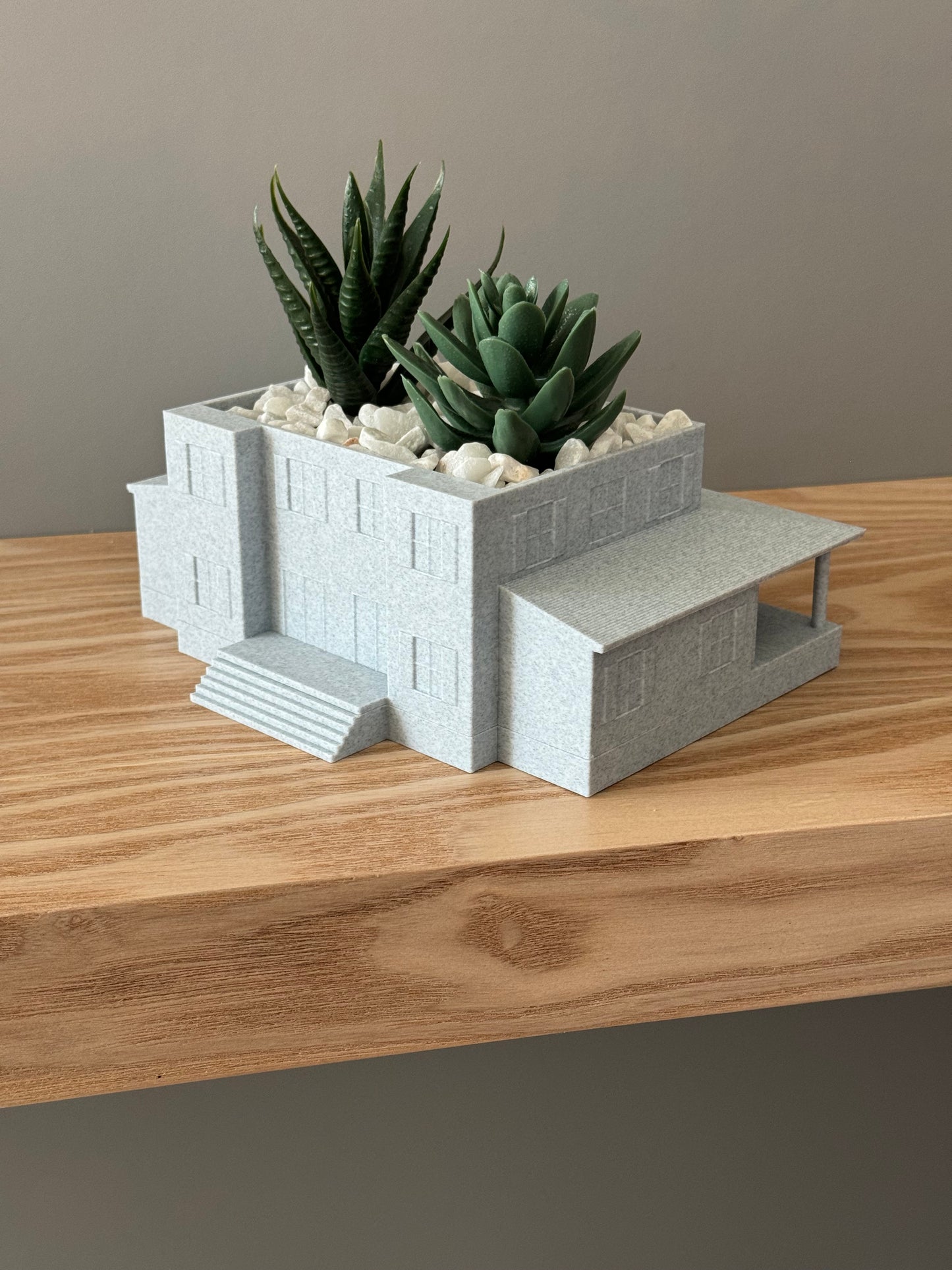 Colonial Farmhouse Planter